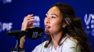 Qinwen Zheng talks about Pere Riba. Photo: gettyimages