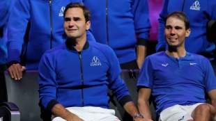 Roger Federer Dedicates Some Beautiful Words to Rafa Nadal for His Imminent Retirement. Photo: Getty