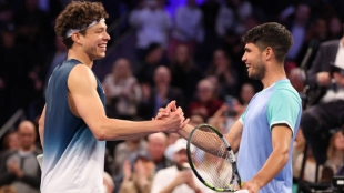 Carlos Alcaraz, alongside Ben Shelton during the last exhibition. Source: Getty