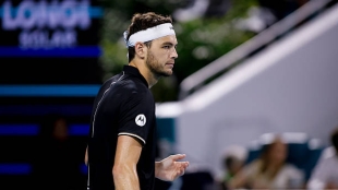 Taylor Fritz analiza el juego de Mensik. Foto: gettyimages