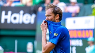 Medvedev sufre una hemorragia nasal y tiene que ser atendido de urgencia. Foto: Gettyimages