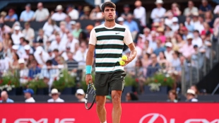 Carlos Alcaraz en el ATP Queen's 2025. Foto: Getty