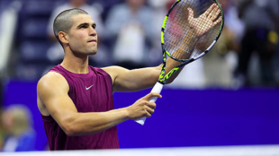 Carlos Alcaraz juega con la grada del US Open. Fuente: Getty