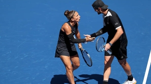 Sara Errani y Vavassori, durante su debut con triunfo en el dobles mixto del US Open.