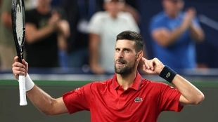 Djokovic, todo al rojo para sobrevivir