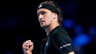 Alexander Zverev avanzó en Viena... pero vaya que si sufrió. 