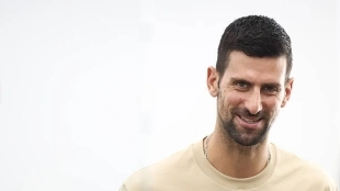 德约科维奇用五种不同语言祝贺圣诞节