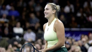 萨巴伦卡对跨性别网球选手表示：“对一个女性来说，面对一个生物男性是不公平的”。照片：Getty