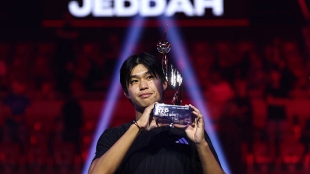 Tien: "Llevaba un año esperando levantar este trofeo". Foto: Getty