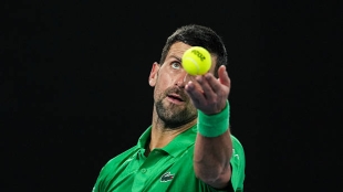 德约科维奇，在对马丁内斯展现出的发球表现后说："当你发球如此出色时，在球场上的生活更容易。"照片：Gettyimages