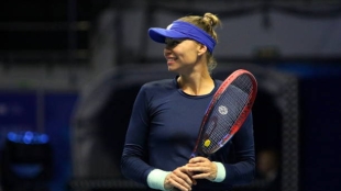 Zvonareva completes a historic comeback at 41 years old. Photo: Getty Images