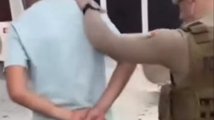 路易斯·马丁内斯和克里斯蒂安·罗德里格斯因在巴西挑战赛上的种族主义行为被捕。照片：盖蒂