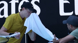 Jannik Sinner suffered physical problems in his match against Eliot Spizzirri. Source: Getty