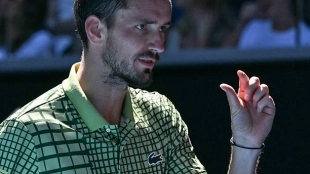 Medvedev: "I don't like to play against Tsitsipas, but he must also hate playing against me"