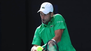 Djokovic's great sportsmanship gesture towards Musetti in Australia. Photo: Getty