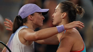 Una leggenda del tennis difende Swiatek e Sabalenka dal direttore del WTA Dubai.