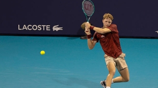 Landaluce le dedica la victoria ante Korda en Miami a su fallecida abuela