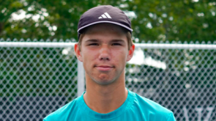 迈克尔·安东尼乌斯以16岁之龄进入历史书籍。来源：Twitter