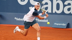 蓝内继续在摩纳哥的红土场上恢复