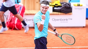 Jakub Mensik bate un increíble récord mundial con su remate