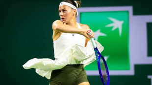 La dure réalité de Marta Kostyuk dans son retour en Ukraine : s'entraînant pendant que des alarmes d'assaut retentissent.