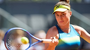 Noskova da la campanada y elimina a Gauff en Madrid 