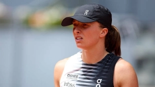 Swiatek inicia su andadura en Madrid con paso firme... y se atreve con el español