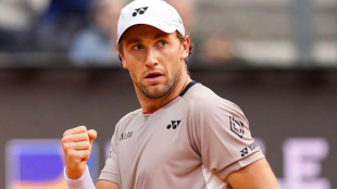 Ruud saca el colmillo ante un inocente Darderi. Fuente: Getty
