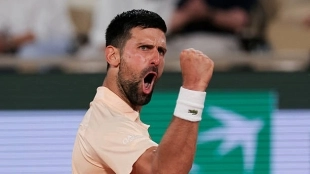 Djokovic recuerda lo que es sufrir y sale vivo del bombardeo de Perricard