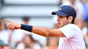 Jódar gathers strength to save his debut in Rome