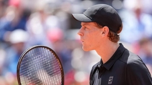 Sinner critica las sesiones nocturnas: "Cuando se sale a la pista tan tarde, es difícil jugar bien al tenis"