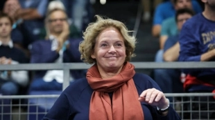 La madre de Tsitsipas, sobre Badosa: "Terminó siendo una carga para Stefanos la exposición mediática"