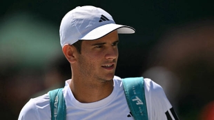 Confirmado: Jódar entrena sin molestias en el abdominal y jugará Wimbledon. Fuente: Getty Images.