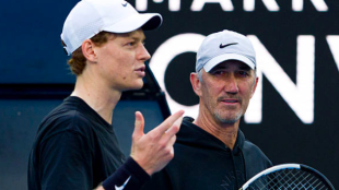 Jannik Sinner is not as you see him on the court, he loves to joke around off the court.