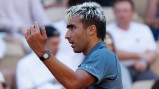 Mérida se aprovecha de la lesión de Carabelli para avanzar en Wimbledon