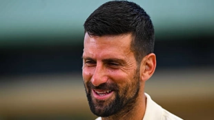 Djokovic avisa en Wimbledon: “Llego mejor preparado aquí que a Roland Garros”