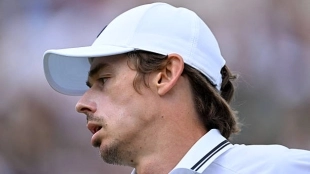 Aconsejan a De Miñaur cambiar de entrenador tras su dura derrota en Wimbledon