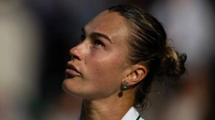 Sabalenka ya es centenaria y tiene a Henin en el punto de mira
