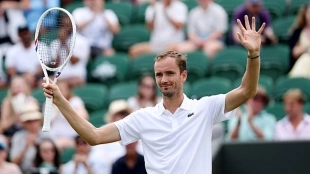 Mérida da la cara pero cae ante Medvedev en Wimbledon