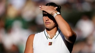Sabalenka blinda el número 1 del mundo tras la inesperada caída de Rybakina en Wimbledon