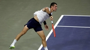 Tomic tumba a Khachanov y hace soñar con una resurrección que parecía imposible