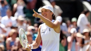 Swiatek recupera sus mejores sensaciones en Wimbledon