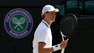 Sinner: "He trabajado mucho para evitar un episodio por el calor como el que tuve en Roland Garros"