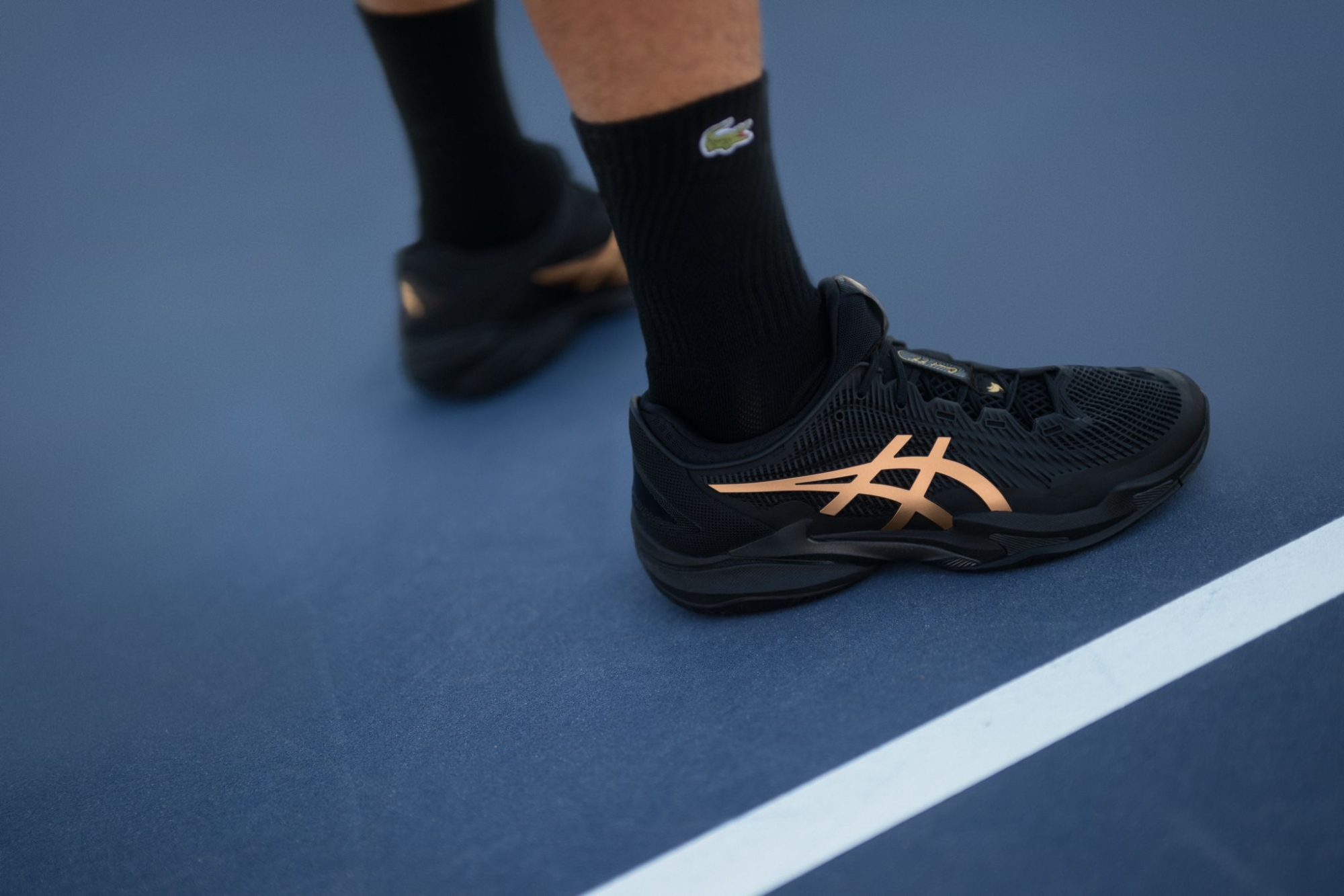 This is how the new ASICS Court FF 3 Novak Night Energy sneakers