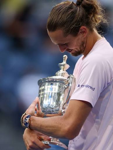 Zverev: "En este momento, probablemente sí que sea el mejor del mundo, pero con Alcaraz y Sinner sanos no"
