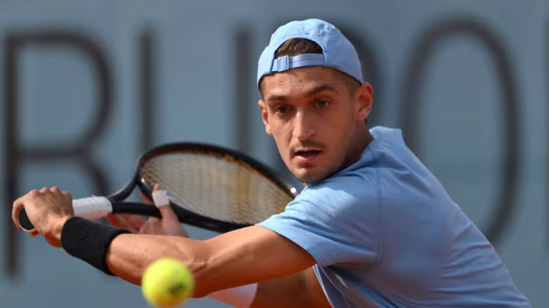 Terence Atmane, miedo con un aficionado. Foto: gettyimages