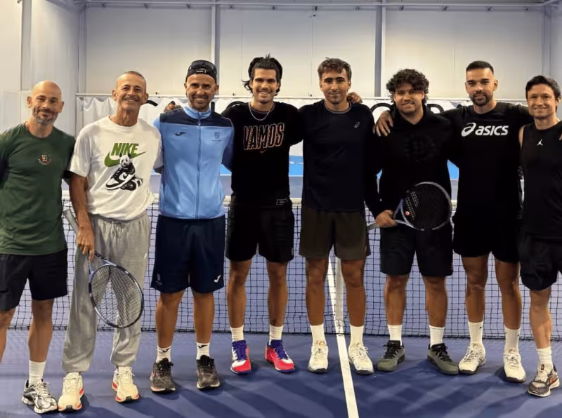 Alcaraz and Mérida train together before the start of the indoor European tour. Photo: Getty Images