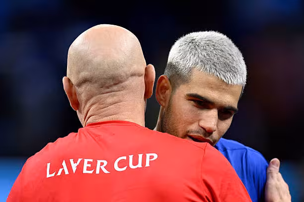 Agassi pide a Alcaraz que dé un parte médico: "Sería realmente útil que explicara la naturaleza de su lesión"
