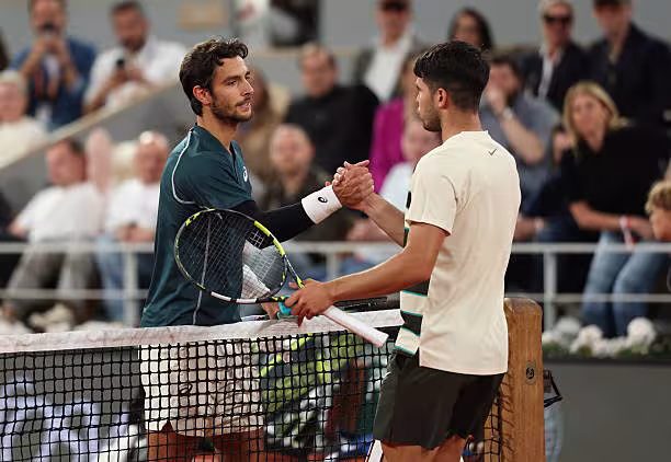 Horario y dónde ver a Carlos Alcaraz en las ATP Finals 2025 contra Lorenzo Musetti
