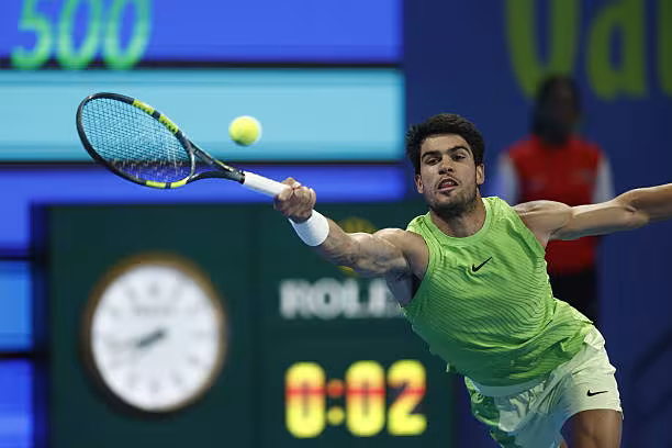 Alcaraz se apunta a otra final tras resistir y desquiciar a Rublev